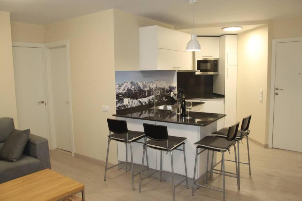 Nuevo Y Acogedor Apto En Vielha-Betren. Con Garaje Appartement Buitenkant foto